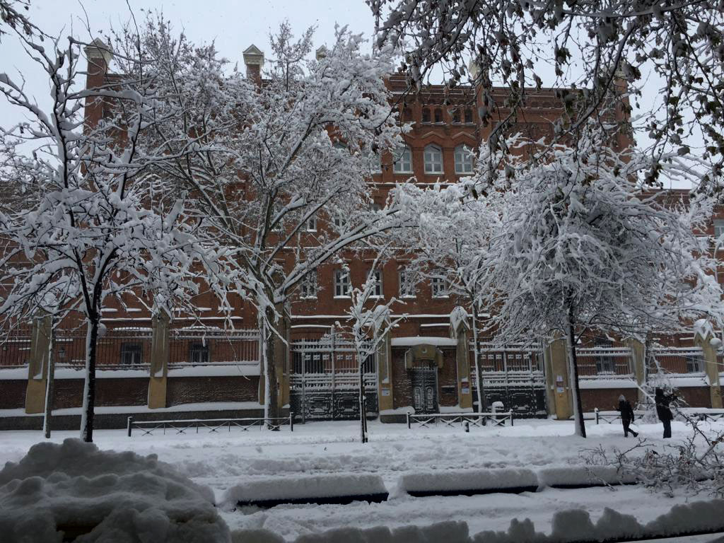 Universidad Pontifica Comillas fachada Alberto Aguilera 23 nevada en temporal Filomena